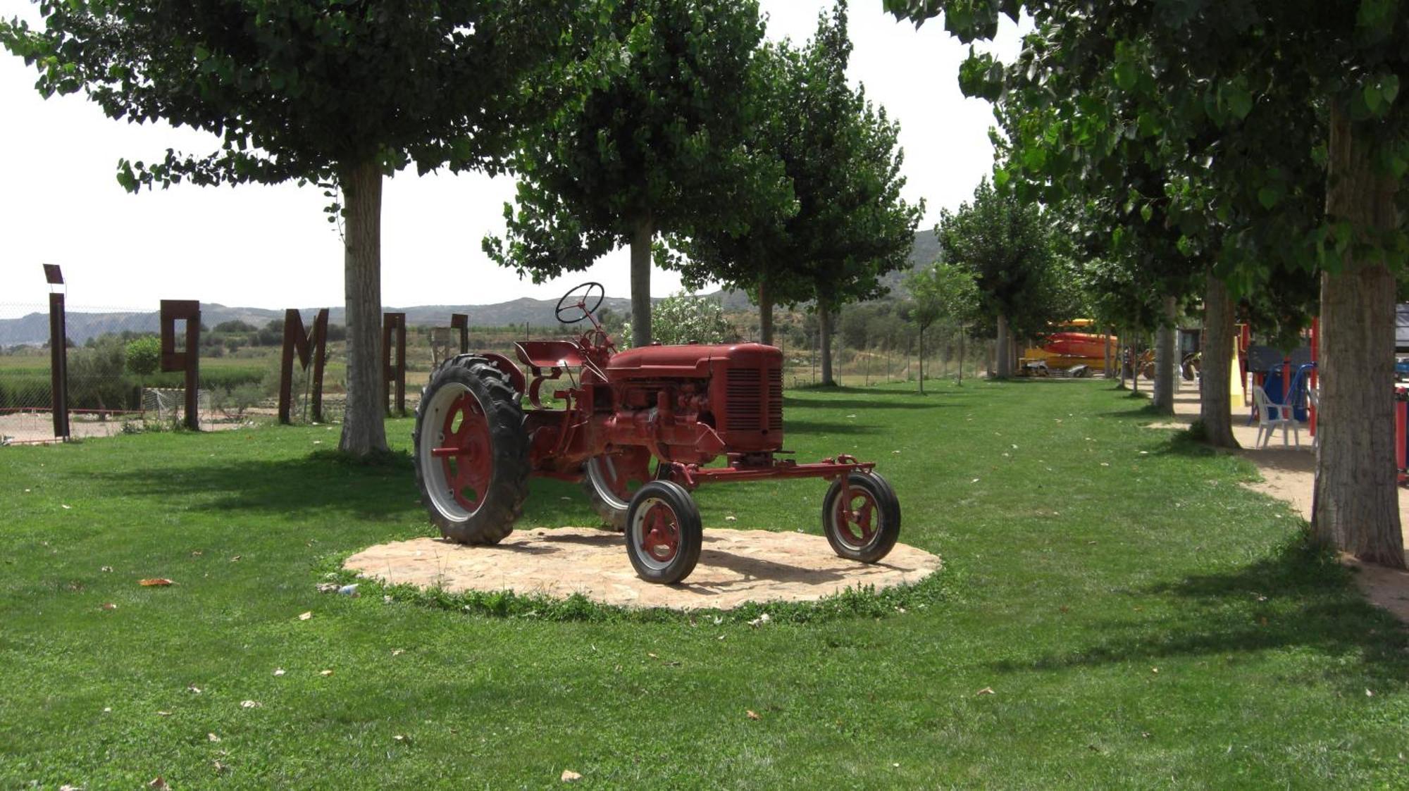 La Noguera Camping Hotel Sant Llorenc de Montgai ภายนอก รูปภาพ