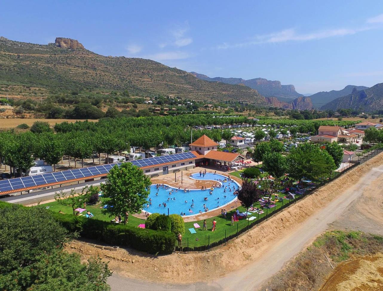 La Noguera Camping Hotel Sant Llorenc de Montgai ภายนอก รูปภาพ