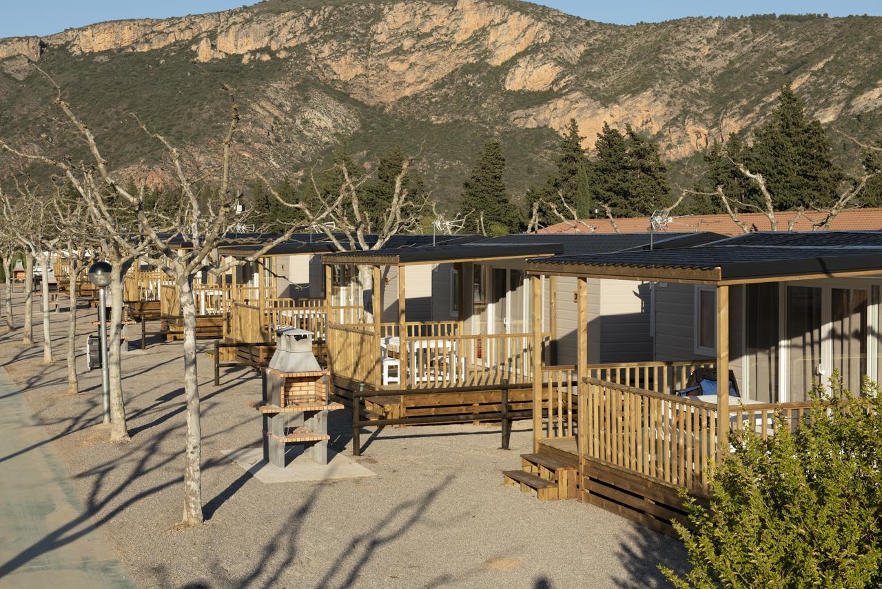 La Noguera Camping Hotel Sant Llorenc de Montgai ภายนอก รูปภาพ